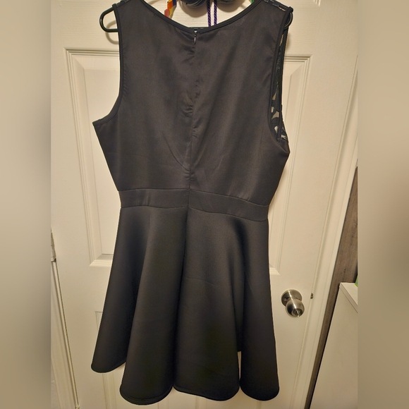 Plus Size Dresses | Fashion to Figure - Picture 8 of 8